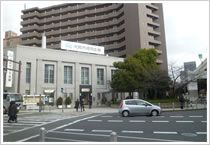 大阪市信用金庫を通り過ぎます